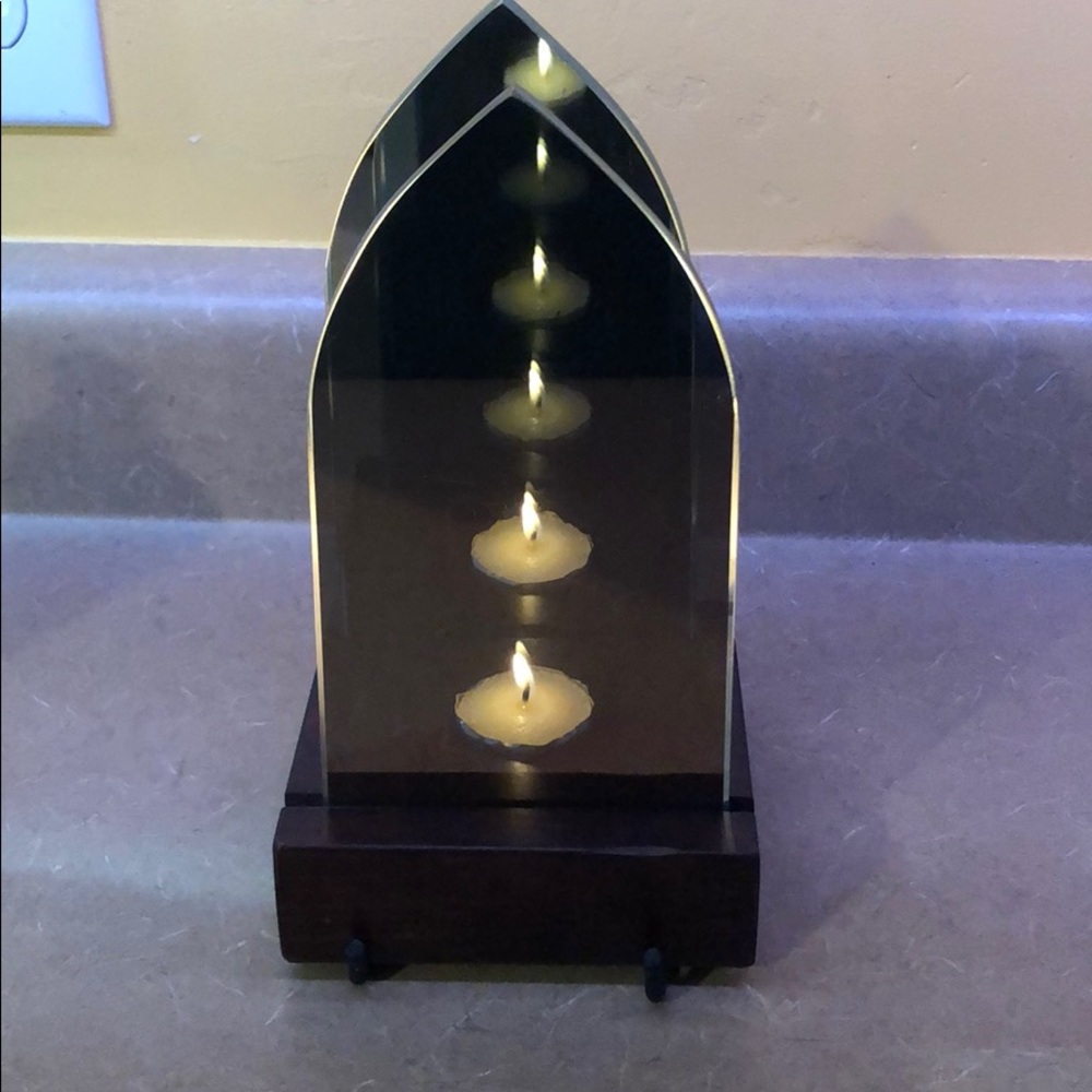 Infinity candle holder